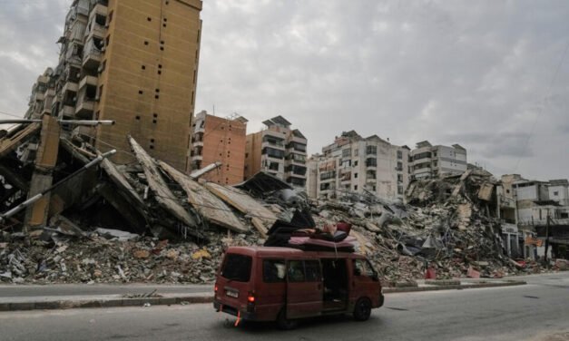 Médio Oriente/Líbano acusa Israel de violar cessar-fogo horas após trégua na guerra com Hezbollah