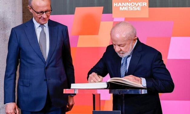 Brasil/ Lula da Silva  defende multilateralismo com chanceler alemão