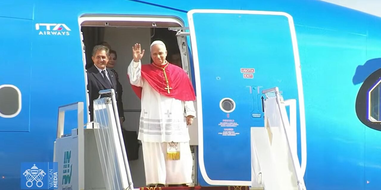 Camarões/ Papa Leão XIV inicia visita de três dias