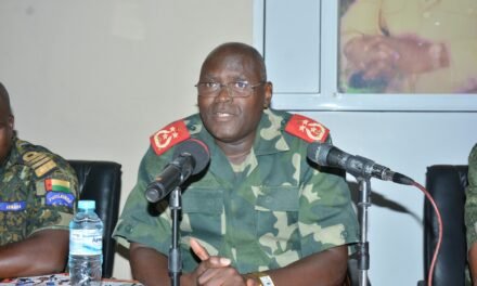 Forças Armadas/ Oficiais Superiores e Subalternos beneficiam de manuais de Educação Cívica, Moral e Patriótica para reforço de competências