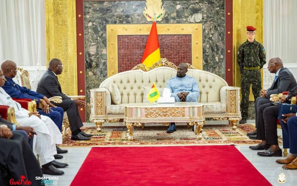 Ilídio Vieira Té felicita Mamady Doumbouia pela vitória nas eleições presidenciais da Guiné-Conacri