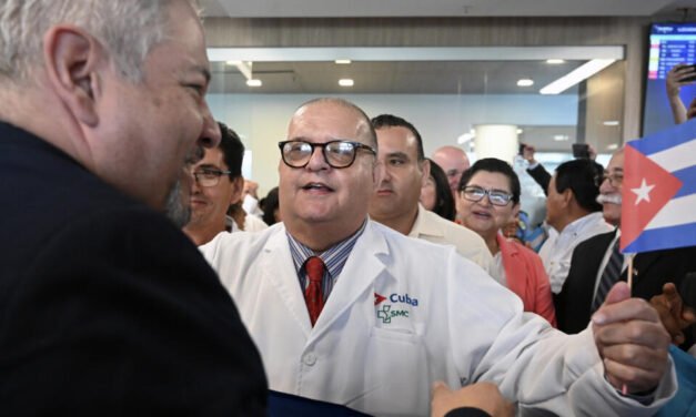 Cuba/ Governo rejeita acusações de trabalho forçado e acusa EUA de tentar “sufocar” economia com ataque às missões médicas