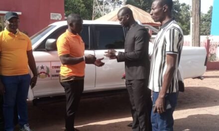 Regiões/ Governador da Região de Biombo entrega viatura ao Comité de Estado de Prábis