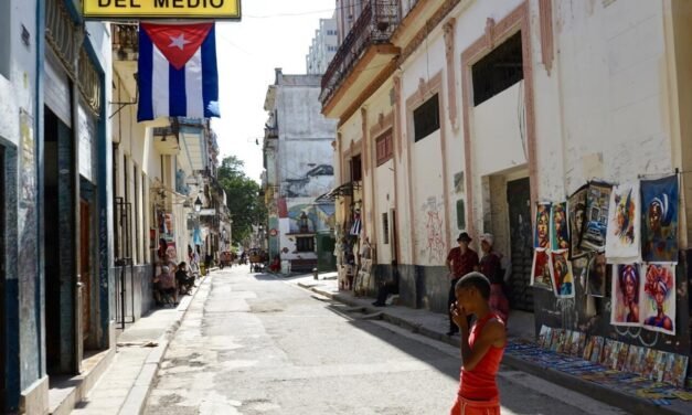 Cuba/Queda de 48% no turismo afeta moradores e agrava crise económica