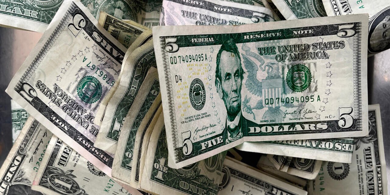 Médio Oriente/Guerra no Irã testa a supremacia do dólar e reconfigura o sistema financeiro internacional