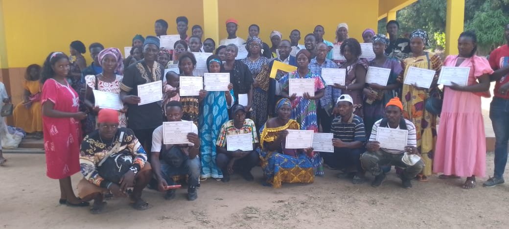 Regiões/ Governo reafirma compromisso de capacitar jovens e mulheres da fileira de caju