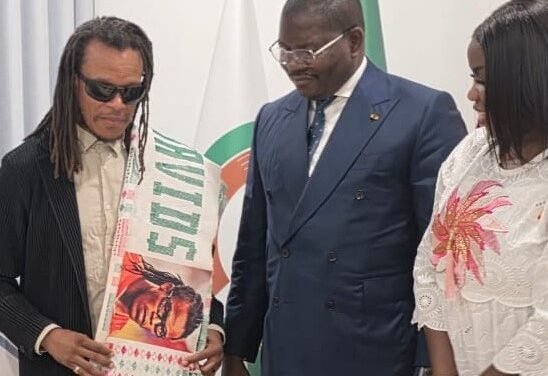 Ex-Internacional Holandês Edgar Davids de visita ao país para identificar oportunidades de investimento