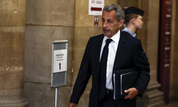 França/Sarkozy diz não ter ‘traído franceses’ ao encerrar julgamento do caso líbio em 2ª instância