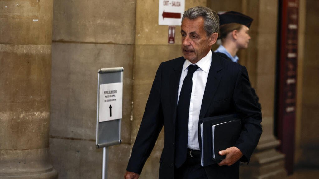 França/Sarkozy diz não ter ‘traído franceses’ ao encerrar julgamento do caso líbio em 2ª instância
