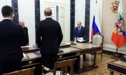 Visita à China/Putin elogia aliança entre Rússia e China antes de chegar a Pequim