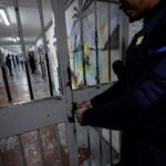 França/Governo amplia tempo de detenção de estrangeiros sem documentos considerados perigosos