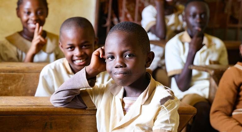 Dia Internacional das Crianças/Unesco declara que 273 milhões de crianças estão fora da escola no mundo