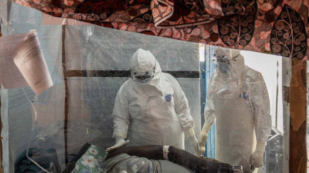 França/ Confirmado primeiro caso de ébola em médico que retornou da República Democrática do Congo