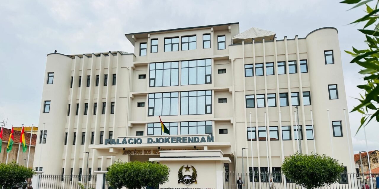 Ministério dos Negócios Estrangeiros lamenta morte do embaixador Mário Lopes da Rosa