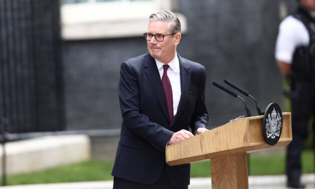 Reino Unido/Primeiro-ministro  Keir Starmer renuncia