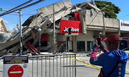 Filipinas/Terramoto de magnitude 7,8 deixa mortos e dezenas de feridos