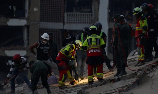 Venezuela/Socorristas correm contra o tempo para salvar últimos sobreviventes de terramotos