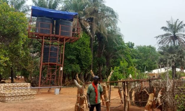 Regiões/Administrador do Sector de Canchungo inaugura  furo de água potável e quatro reservatórios na tabanca de Catidgi