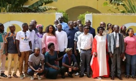 Gâmbia/Primeiro-ministro entrega dez máquinas de lavar roupas  à Associação dos Guineenses na Gâmbia