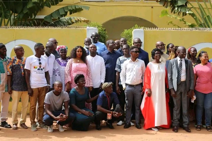 Gâmbia/Primeiro-ministro entrega dez máquinas de lavar roupas  à Associação dos Guineenses na Gâmbia