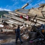 La Guaira/Venezuelanos mantêm buscas por conta própria em meio à escassez de água e alimentos