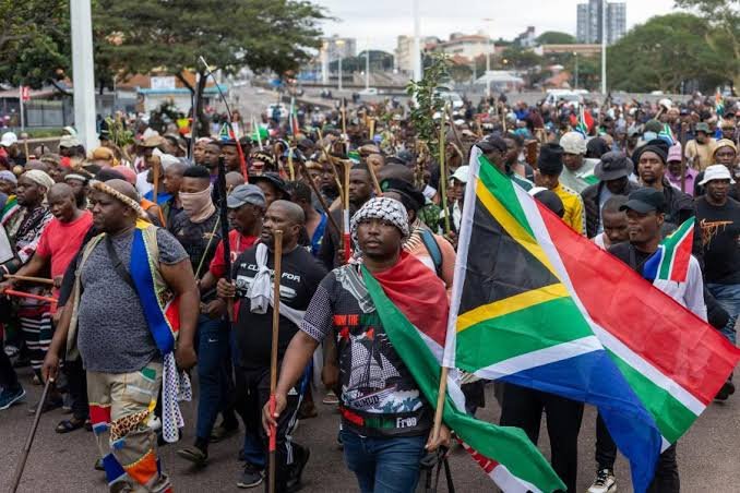 África do Sul/Violência  causa a morte a dois nigerianos e evacuação de mais de 400 africanos