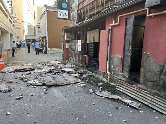 Japão/Terramoto deixa feridos e desabamentos