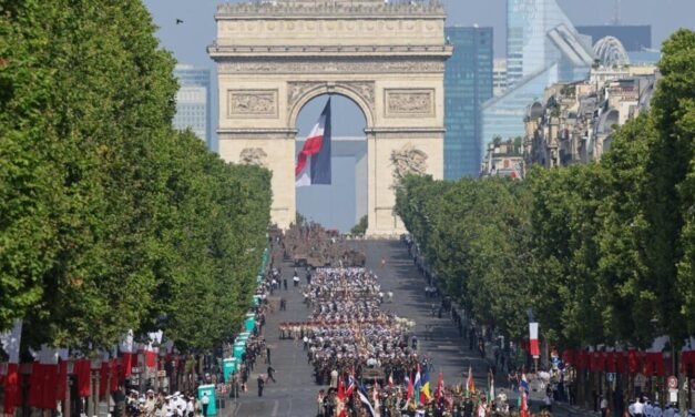 França/Paris celebra 14 de Julho entre demonstração militar, apoio à Ucrânia e memória das vítimas de Nice