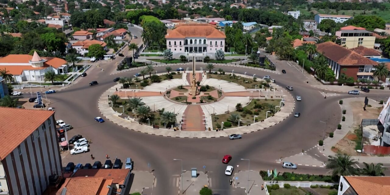 VISTA DA PRAÇA DE IMPÈRIO EM BISSAU