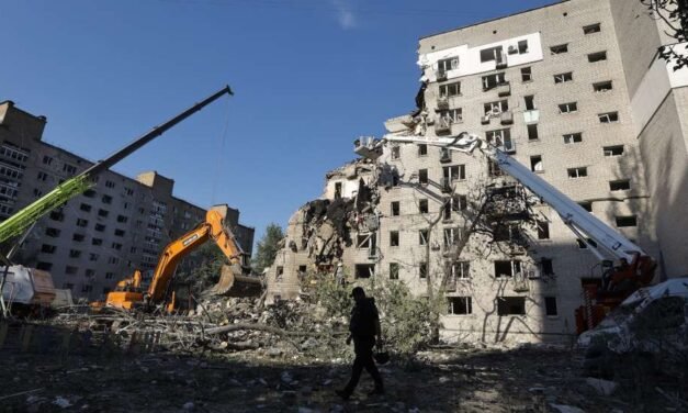 Ucrânia/Piores ataques russos contra Kiev desde 2022 resultam em pelo menos 30 mortos