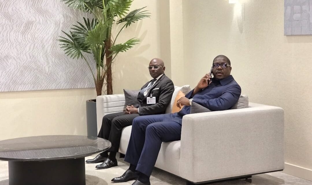 Primeiro-ministro regressa da Gâmbia  após ter participado na  Reunião Anual do African Caucus 2026