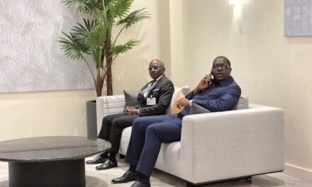Primeiro-ministro regressa da Gâmbia  após ter participado na  Reunião Anual do African Caucus 2026