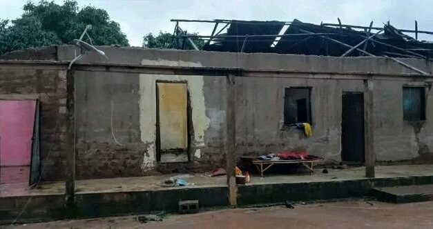 Regiões/Tempestade  destruiu  sete casas em Bigene