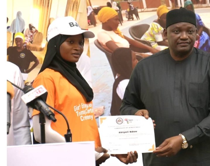 Gâmbia / President Barrow celebrates 738 Young Women As SWEDD+ Broosts Women’s Economic Empowerment