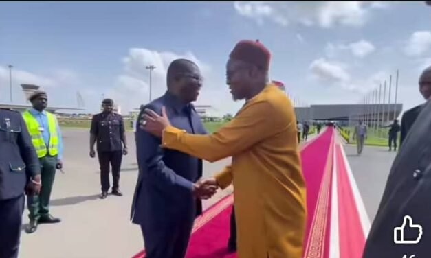 Gambia/Vice President Jallow Bids farewell to Guinea Bissau prime minister