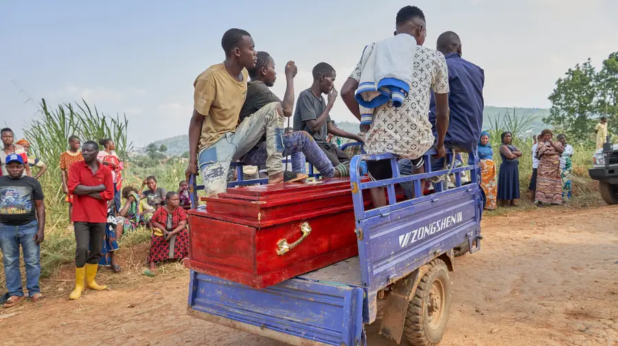 RDC/Quatro mil e trezentos e oitenta e um casos de Ébola confirmados incluindo 2.0011 mortes