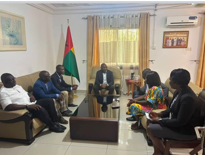 Gâmbia/ Chefe da Armada guineense visita Embaixada da Guiné-Bissau em Banjul