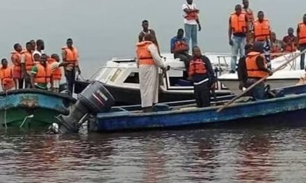 Nigéria/Mais de 50 mortos em naufrágio de barco no noroeste do país
