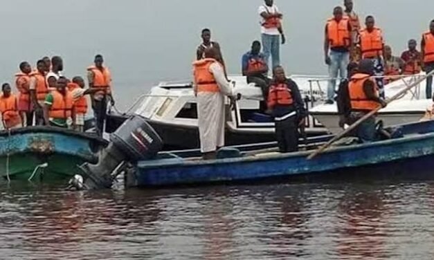Nigéria/Mais de 50 mortos em naufrágio de barco no noroeste do país