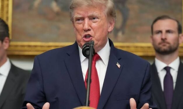 Irão/ Trump anuncia “guerra económica” inédita contra Teerão