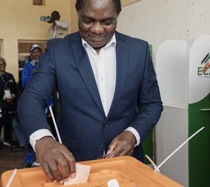 Zâmbia/ Hakainde Hichilema reeleito presidente com aproximadamente 60 por cento dos votos