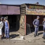 África do Sul/ Primeiro suspeito preso após tiroteio que deixou 17 mortos