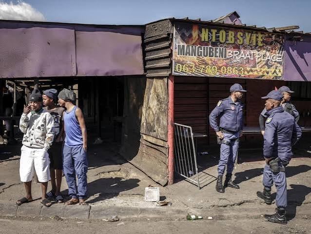 África do Sul/ Primeiro suspeito preso após tiroteio que deixou 17 mortos