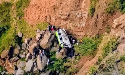 Cabo Verde/Ônibus cai em desfiladeiro matando pelo menos 25 pessoas