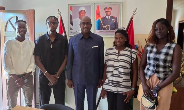 Embaixador Luís de Barros felicita Grupo “Biombo Promotion & MMEE” pelos trabalhos de  promoção da cultura guineense na Gâmbia