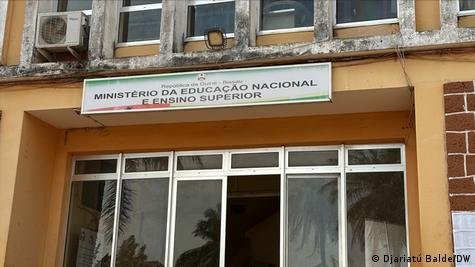 Ministério da Educação proíbe festas de tomada de diplomas  de jardim ao terceiro ciclo
