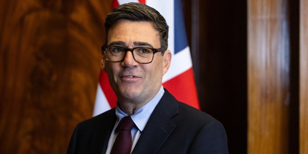 Reino Unido/PM britânico admite regresso à União Europeia uma das opções possíveis |