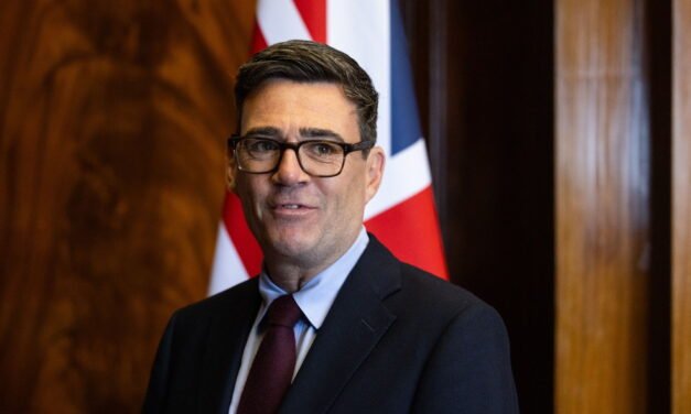 Reino Unido/PM britânico admite regresso à União Europeia uma das opções possíveis |