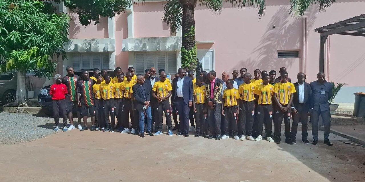 Torneio UFOA/ Primeiro-ministro promete 150 milhões de fcfa à selecção nacional de futebol de sub-17 caso vença o torneio no Senegal