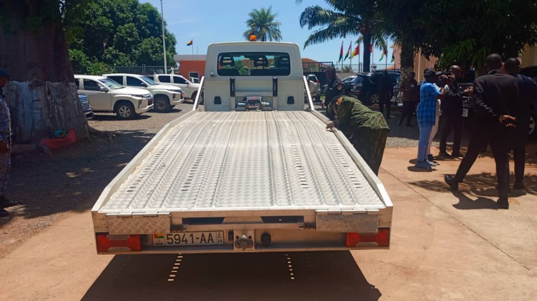 Governo entrega viatura à Câmara Municipal de Bissau para reforçar recolha de lixo